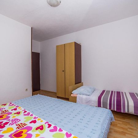 Apartments And Rooms Drpic Splitska Exterior foto