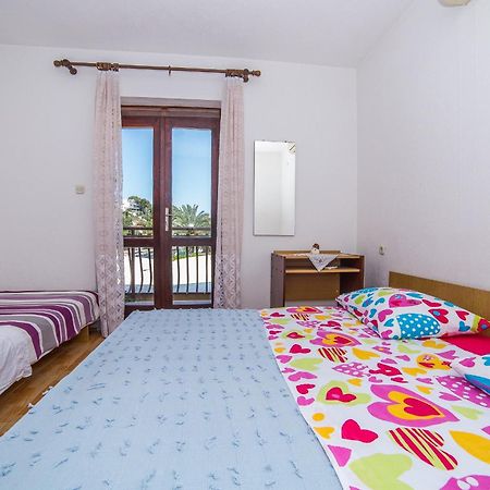 Apartments And Rooms Drpic Splitska Exterior foto