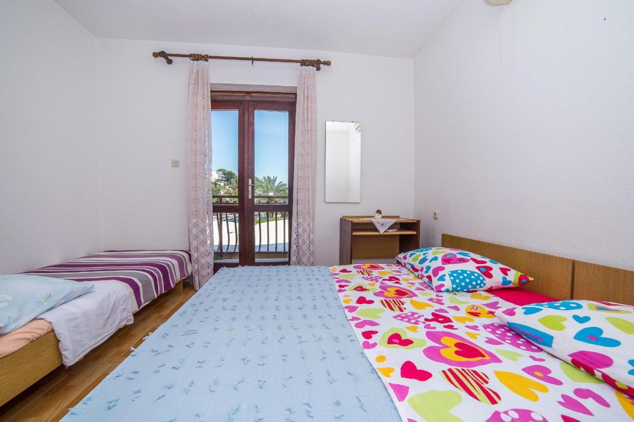 Apartments And Rooms Drpic Splitska Exterior foto